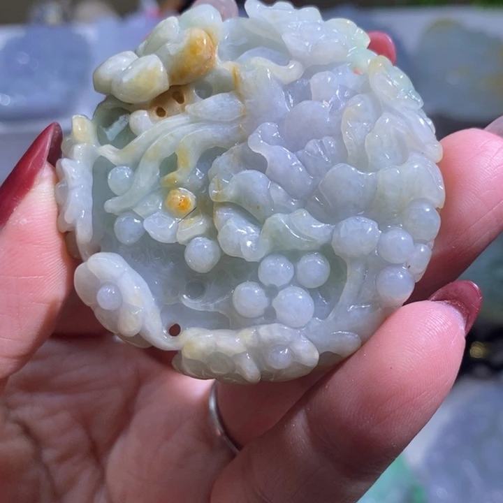 【闪购商品】翡翠未镶嵌颈饰喜上眉梢