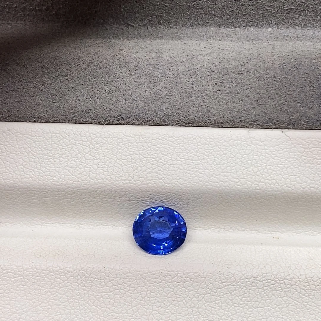 蓝宝石裸石1.75克拉天然矢车菊蓝宝石