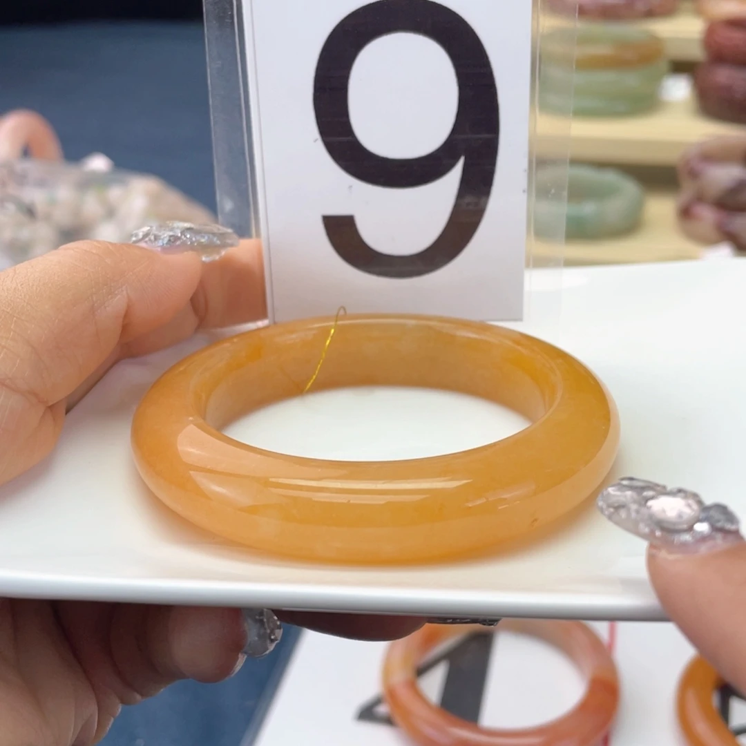 石英质玉未镶嵌手镯