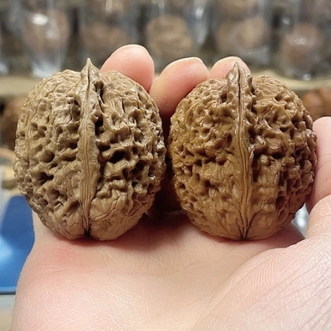 文玩核桃把件铁将军带彩色差41