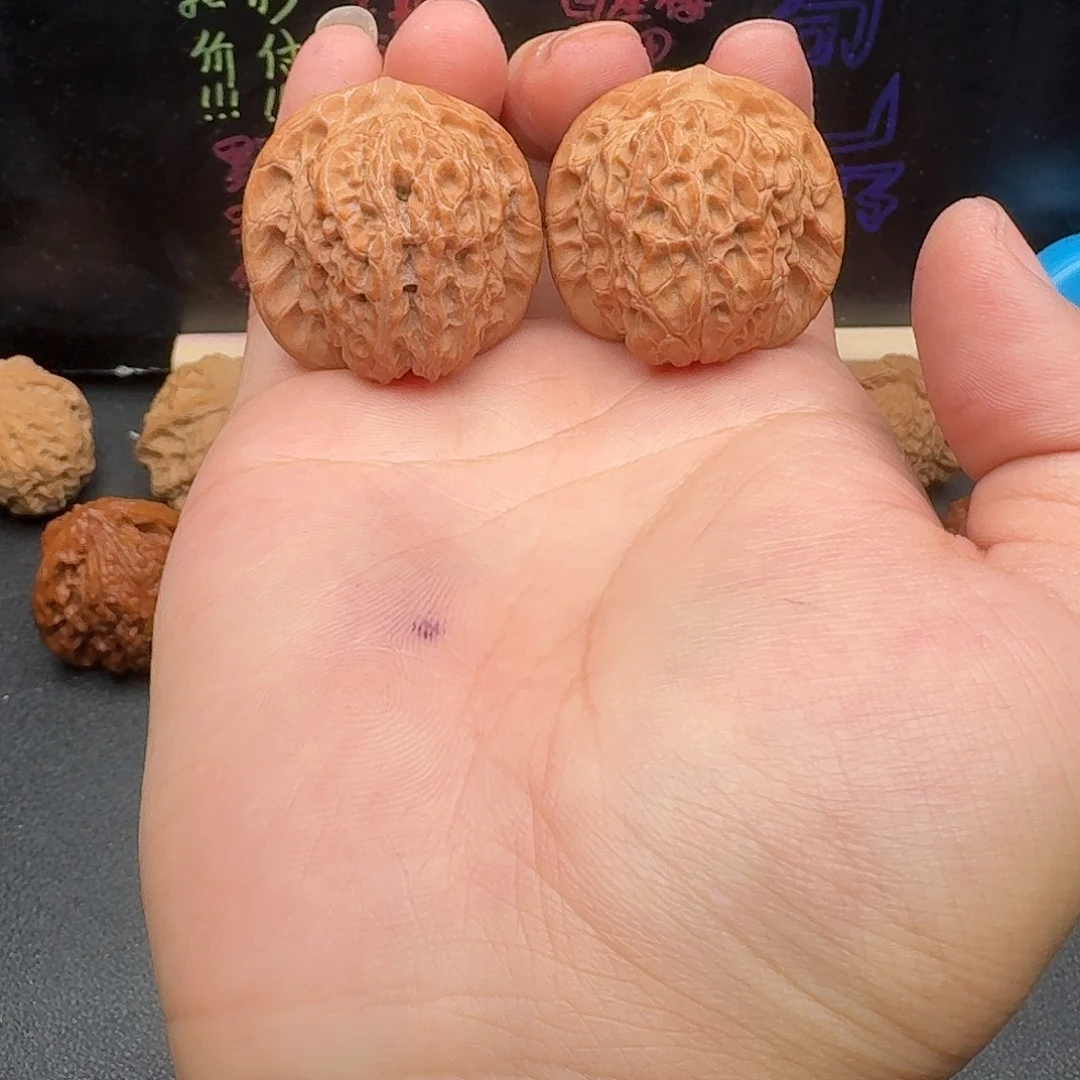 35/36/34全品血麒麟文玩核桃