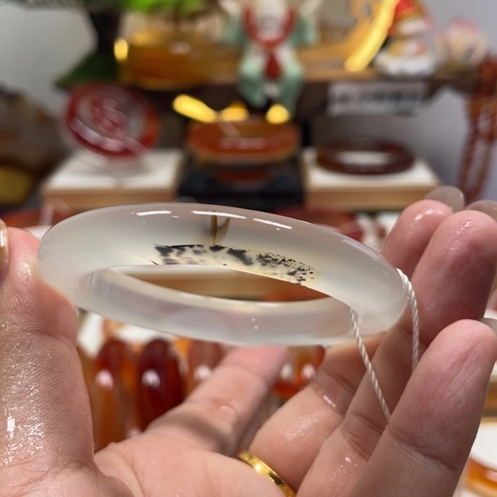 玛瑙/玉髓手镯未镶嵌
