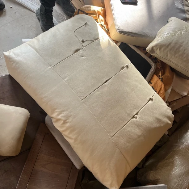 软包靠垫一个110×70皮瑕疵无售后木工 0233