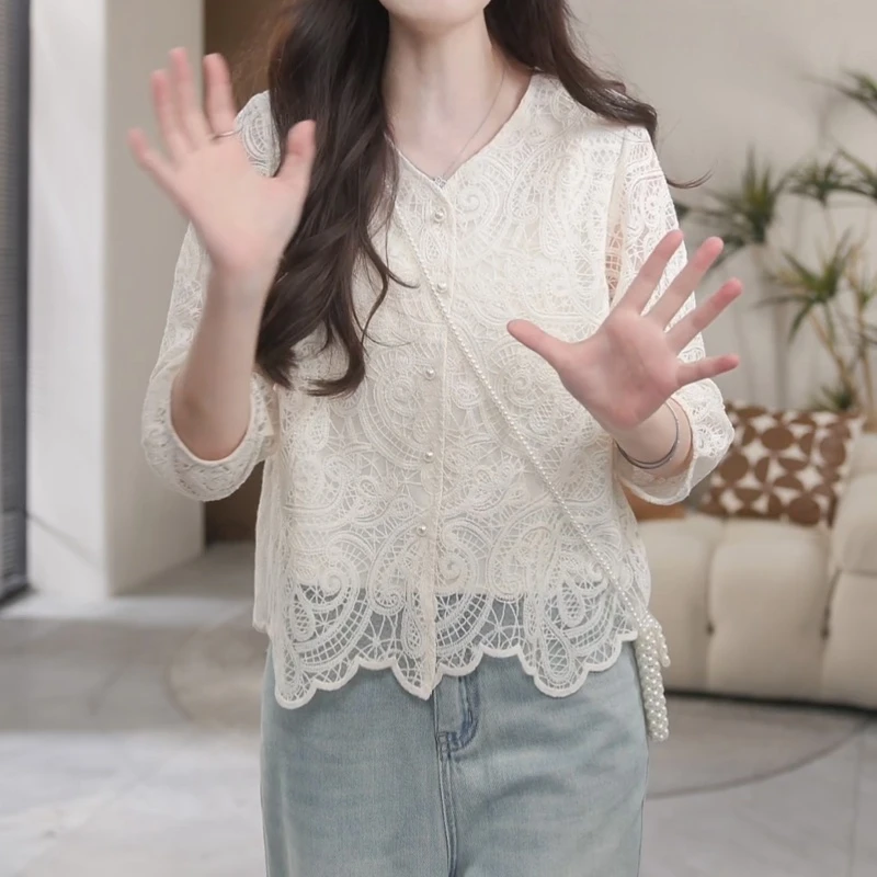 2025春季新款V领蕾丝提花重工小衫上衣LK2502215
