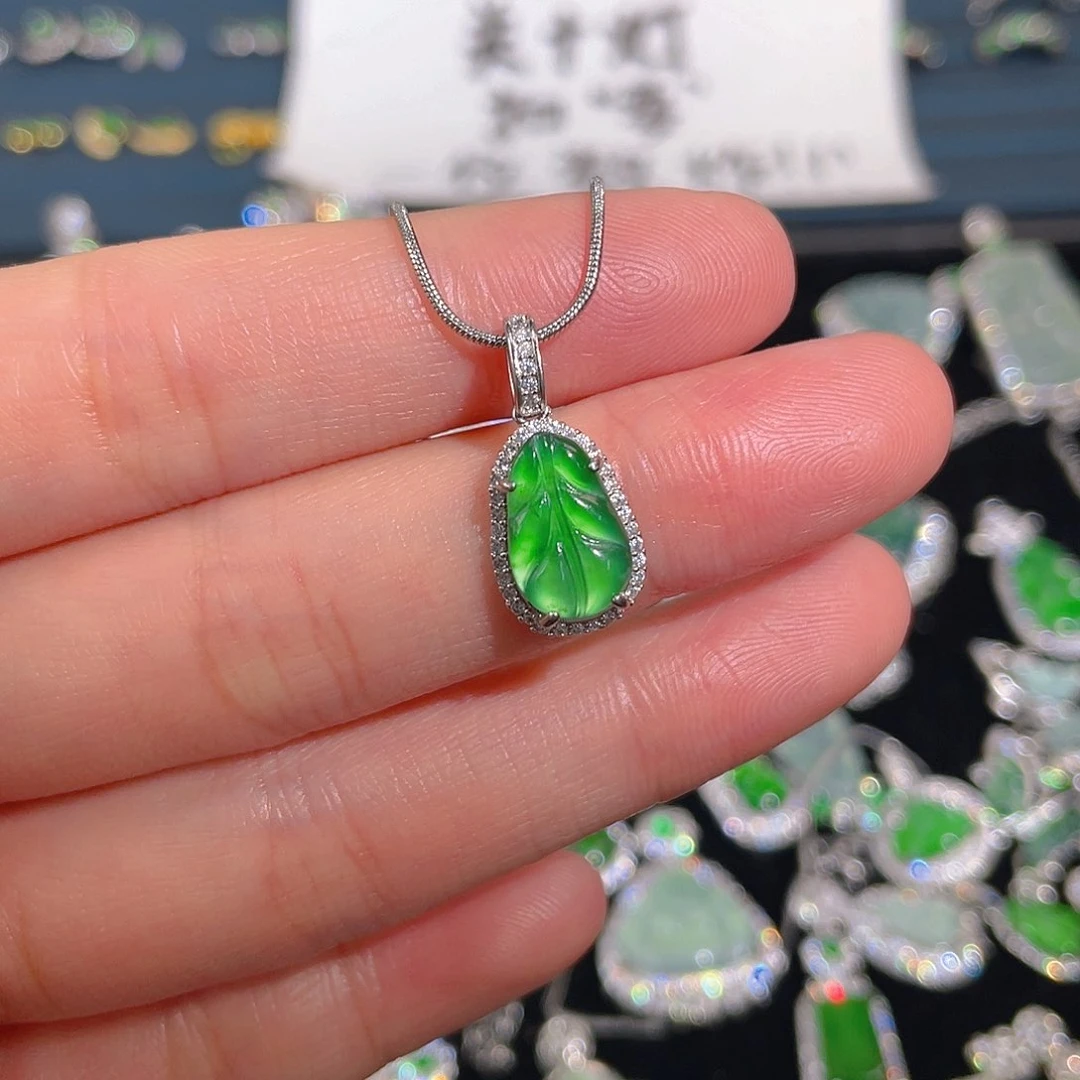 吊坠(赠链)未镶嵌翡翠