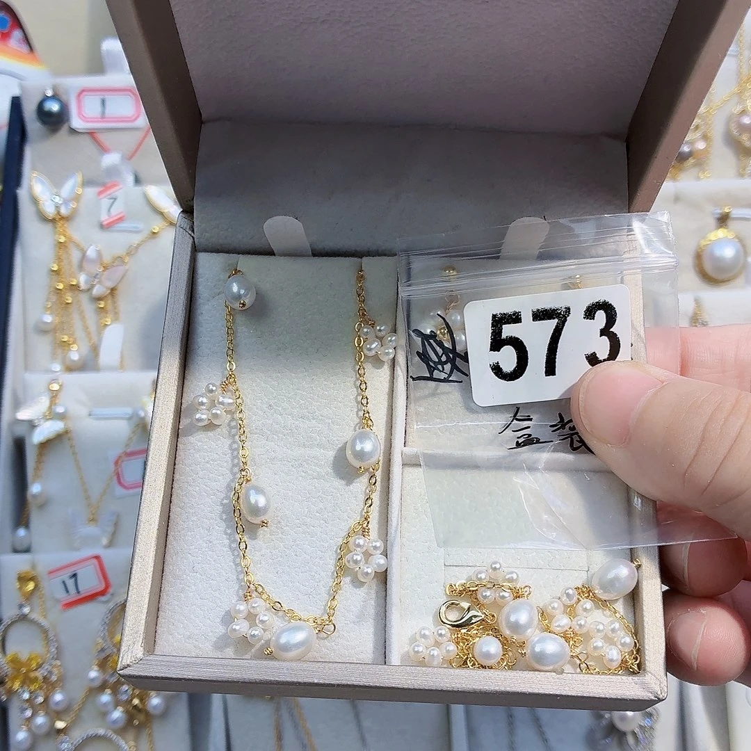 ****娅耳饰合金淡水珍珠