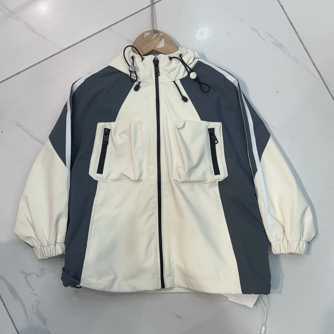 0213儿童撞色冲锋衣外套