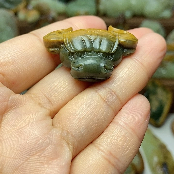 岫岩河磨玉（透闪石质玉）未镶嵌颈饰