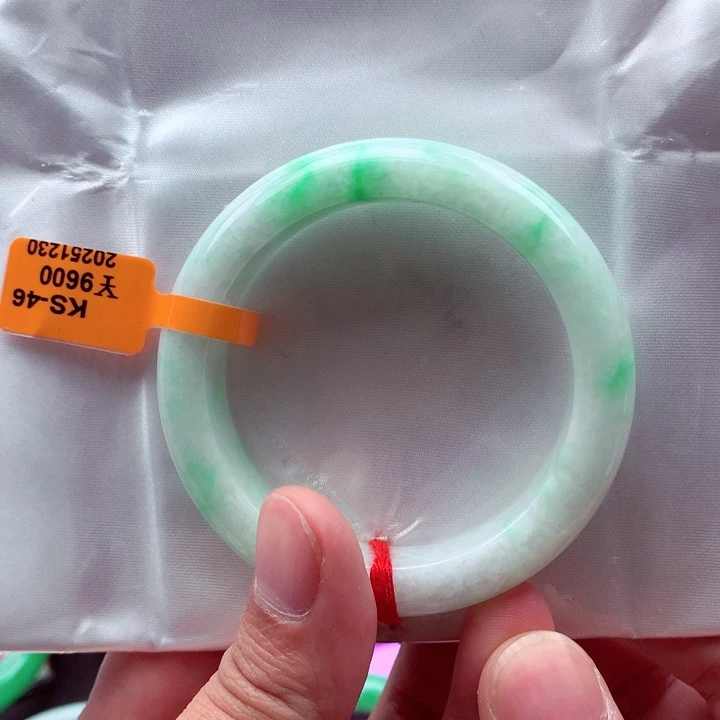 翡翠未镶嵌手镯翡翠