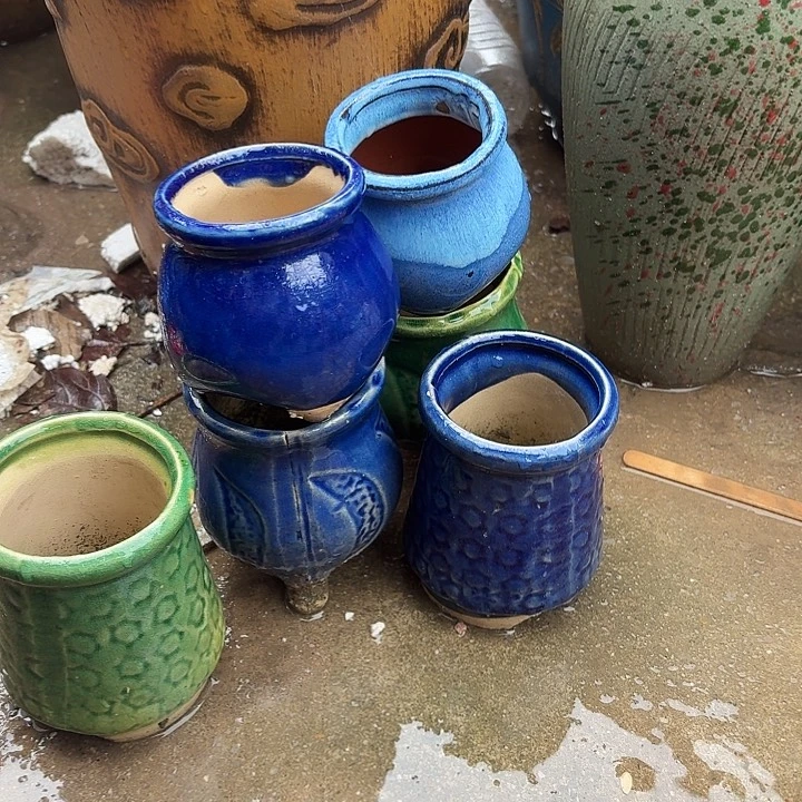 瑕疵八个盆子。