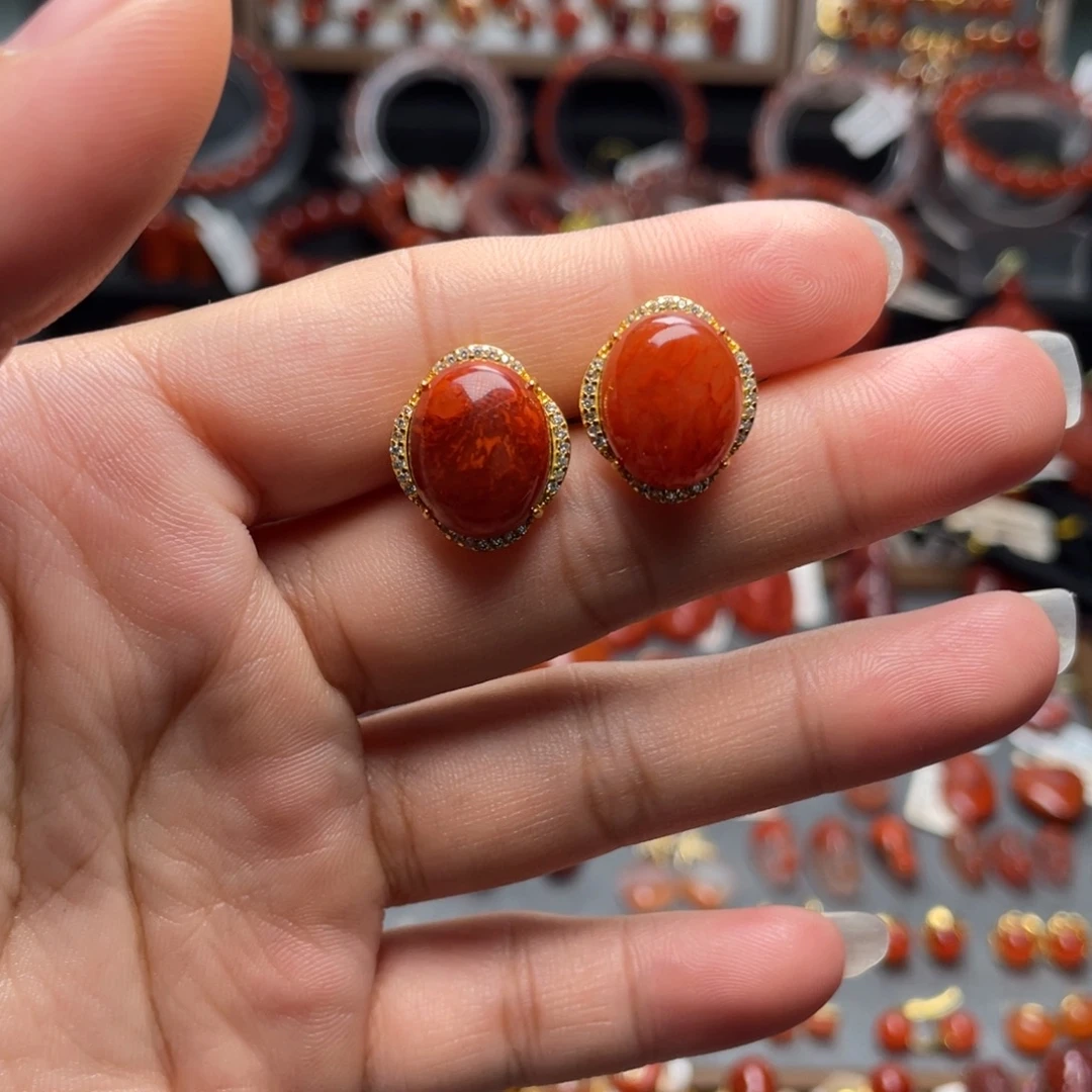 南红玛瑙银S925镶嵌大蛋面耳钉