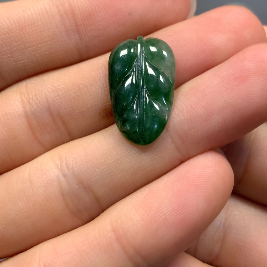 翡翠裸石翡翠首饰