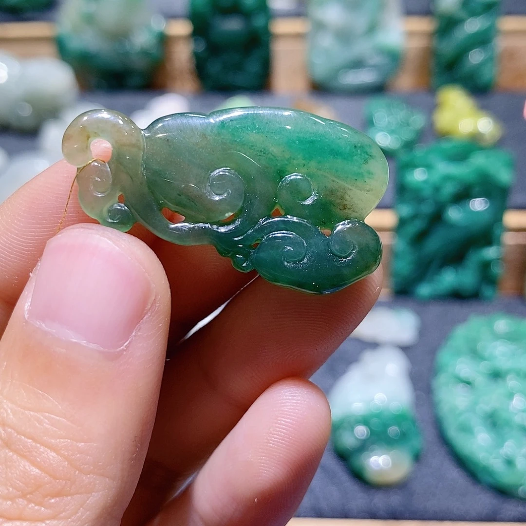 独山玉未镶嵌吊坠