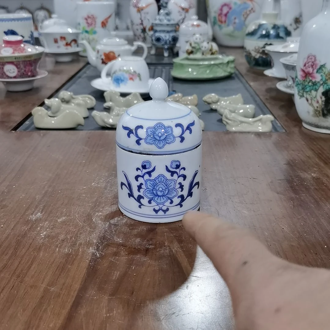 景德镇陶瓷工艺品斌*