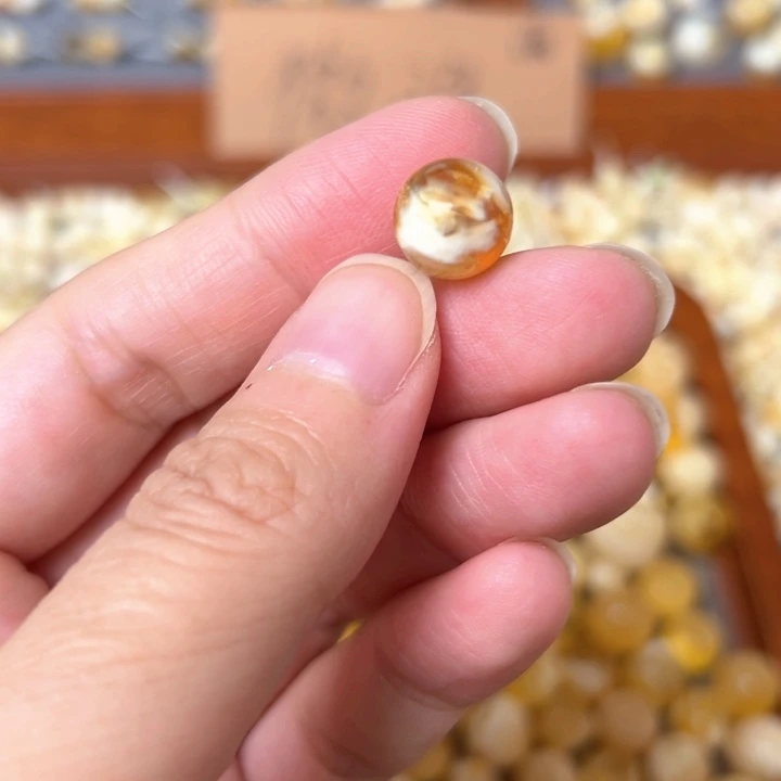 蜜蜡未镶嵌裸石10.4mm一个