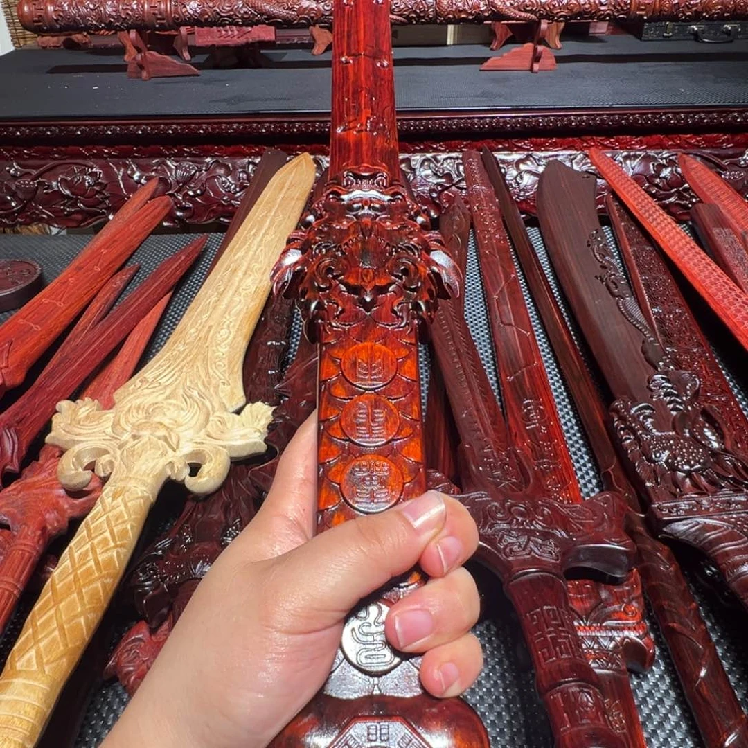 非洲紫檀（红花梨）刘*旭龙王
