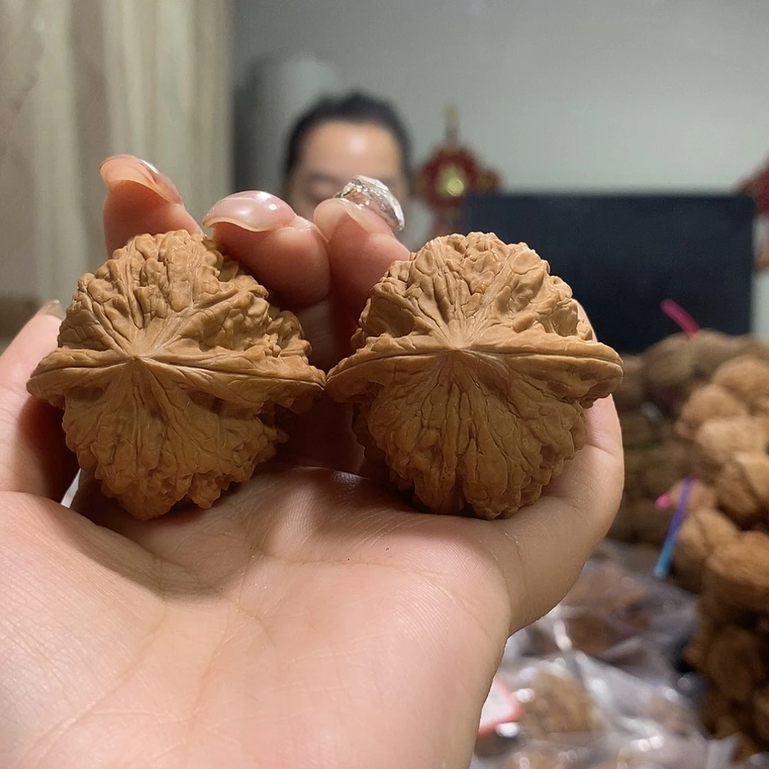 把件文玩核桃42平谷凹底尖有伤