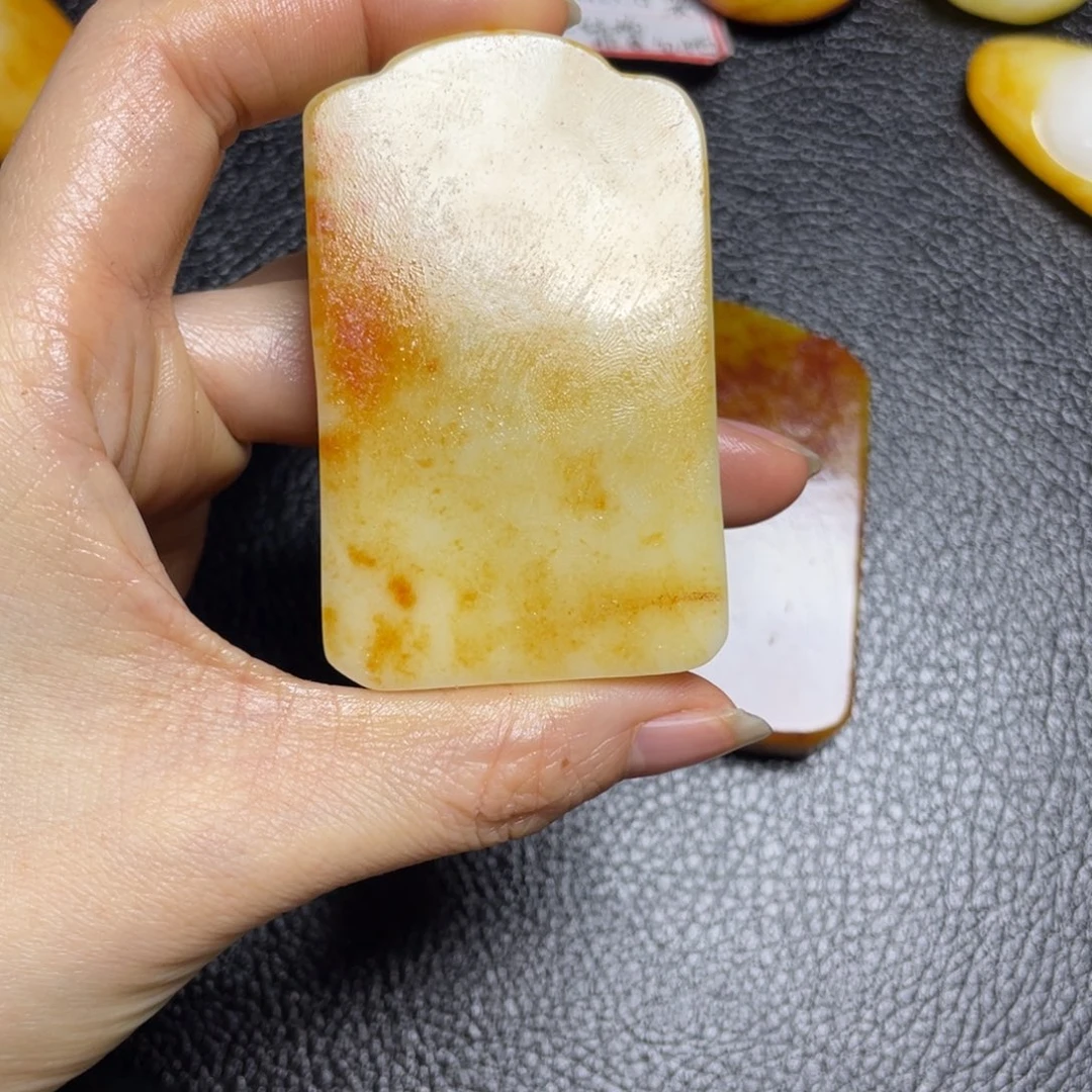 斗***士和田玉未镶嵌颈饰