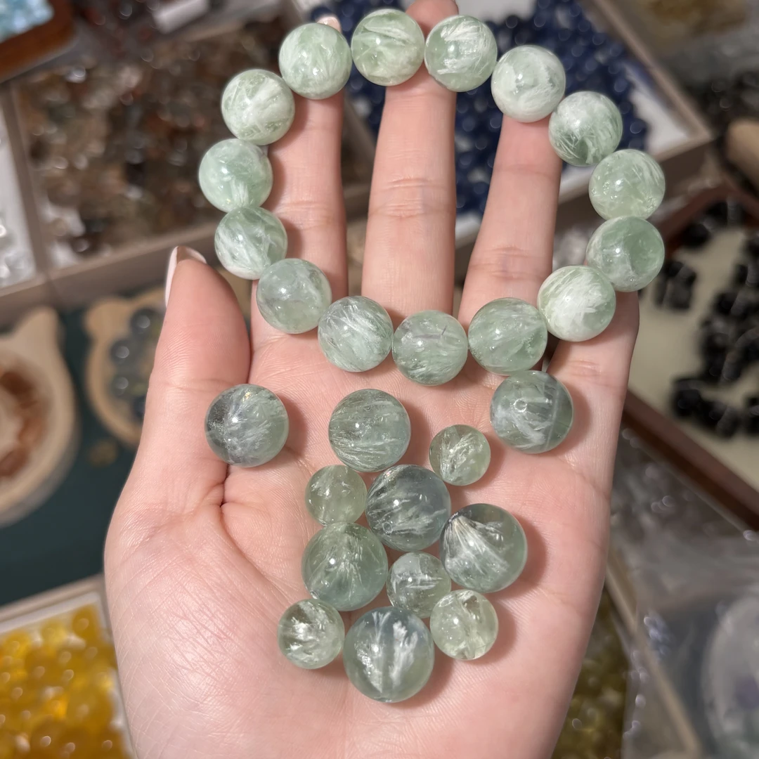 特级天然凤羽绿萤石带意境单颗