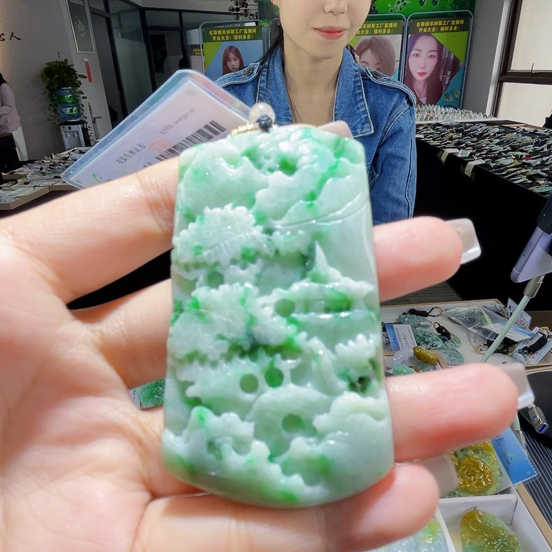 颈饰未镶嵌翡翠一个