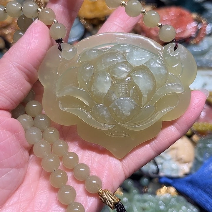未镶嵌岫玉吊坠(赠链)