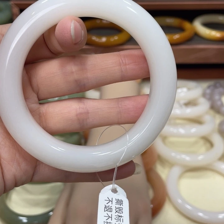 石英质玉手镯未镶嵌ʜ****