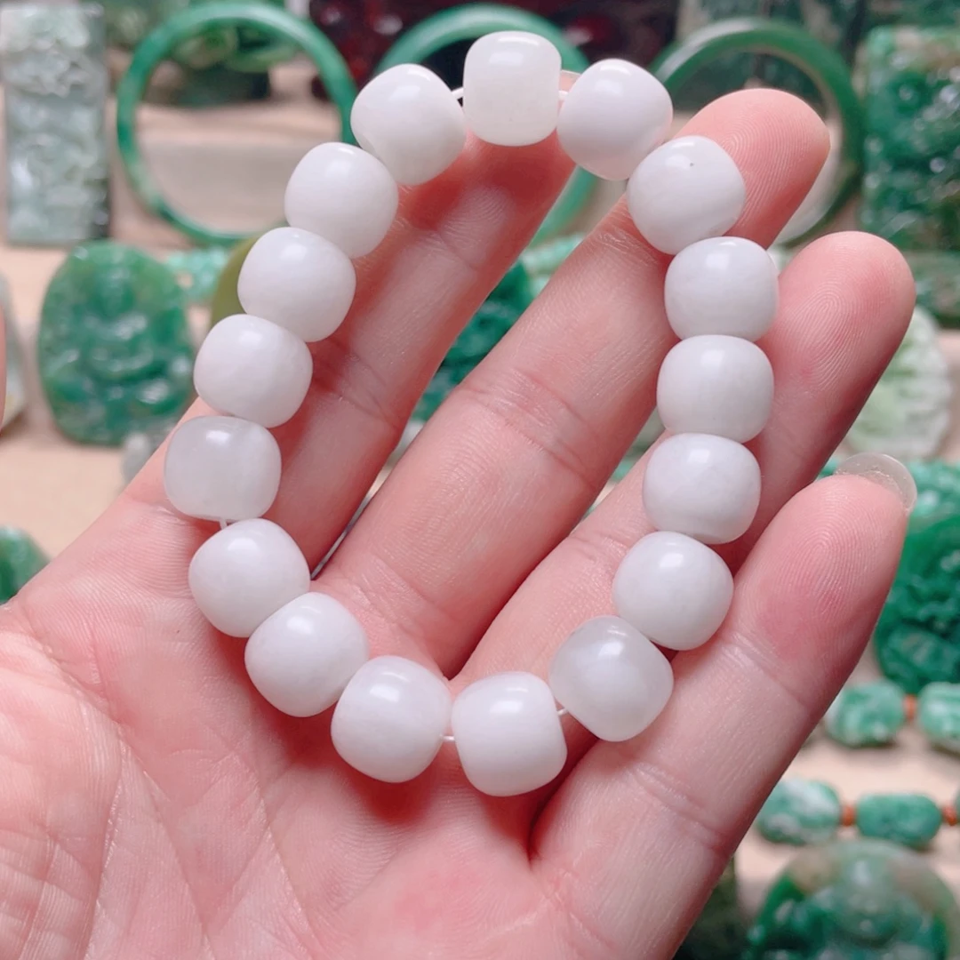 独山玉未镶嵌颈饰