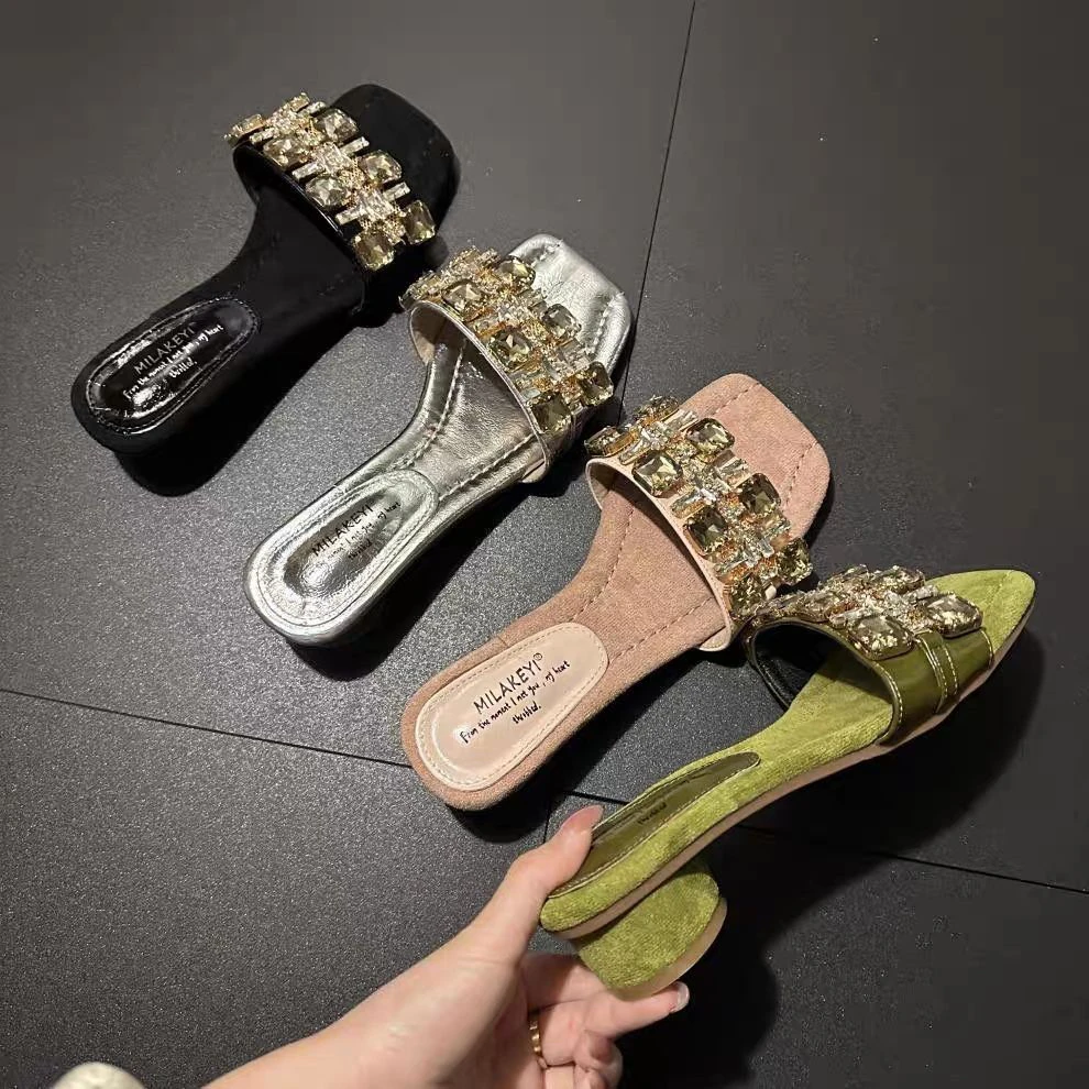 2025年夏季新款一字带水钻气质百搭时尚网红舒适方头凉拖跟鞋