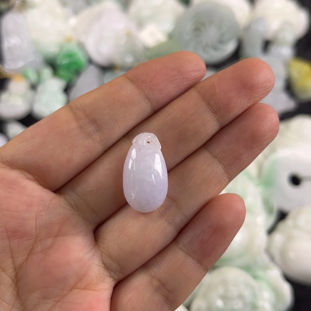 吊坠(不含链)未镶嵌翡翠瑕疵