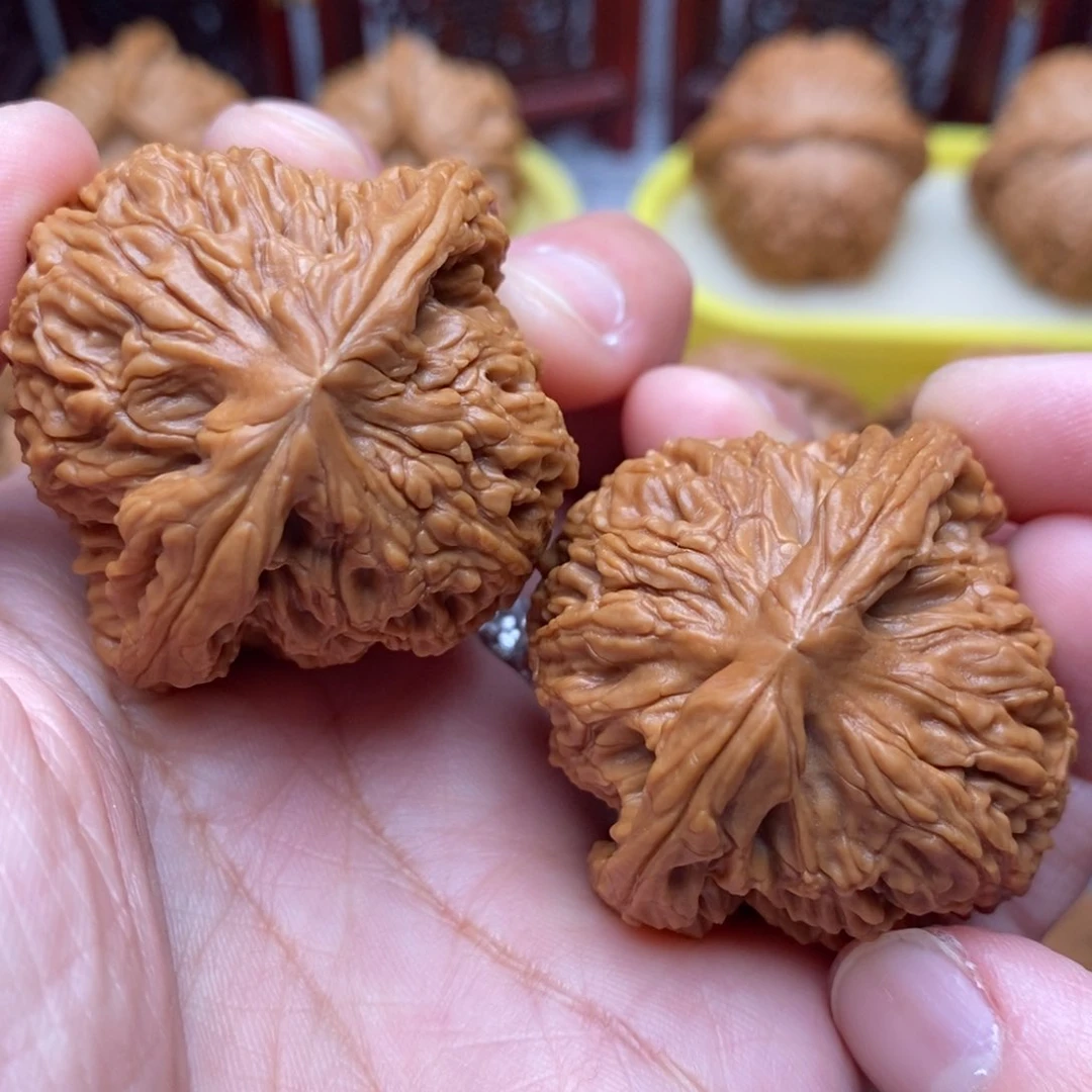 文玩核桃把件全品毕业粗棱南疆石41.5尺