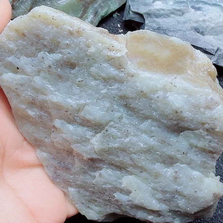 未镶嵌和田玉（糖玉）珠宝半成品