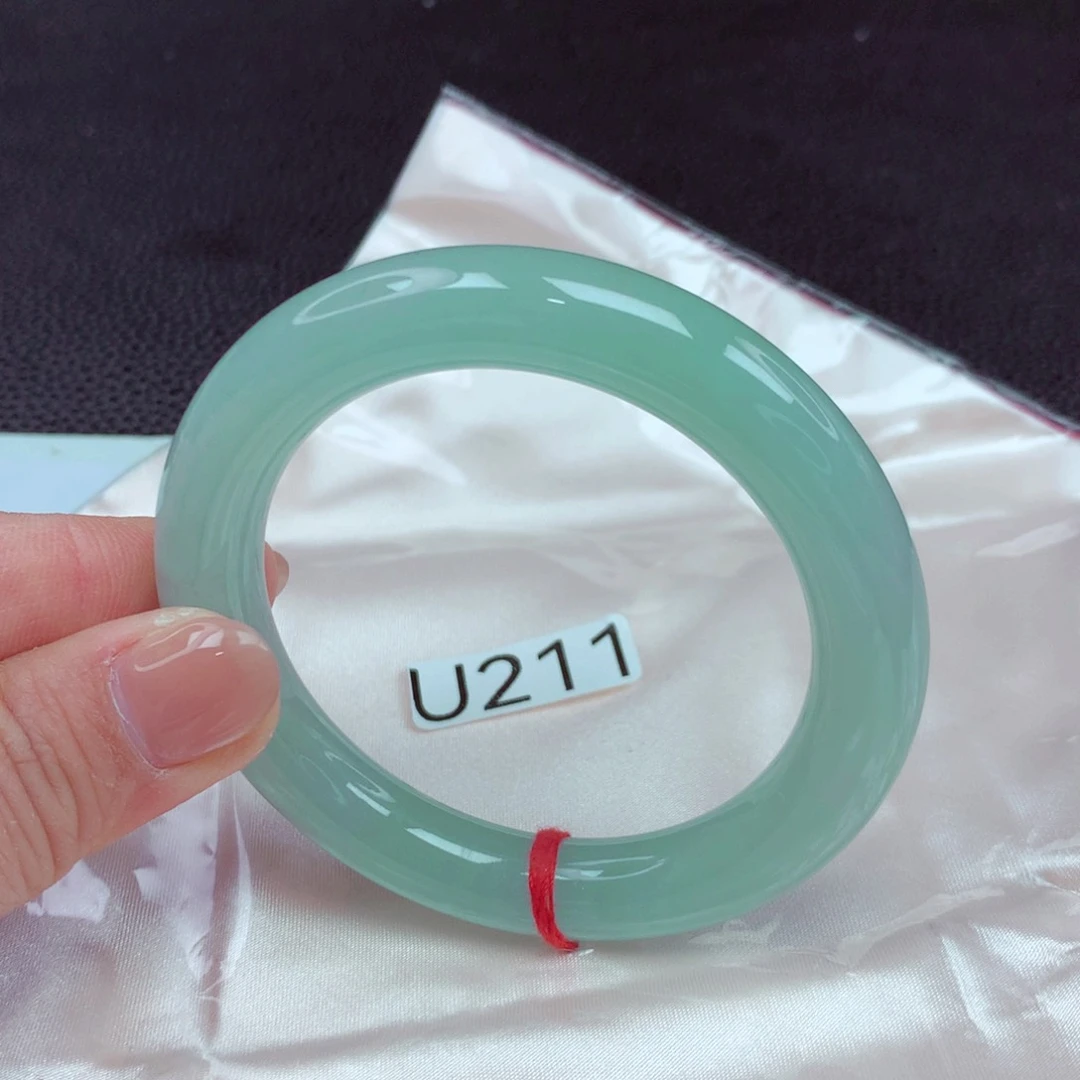 翡翠手镯未镶嵌手镯88