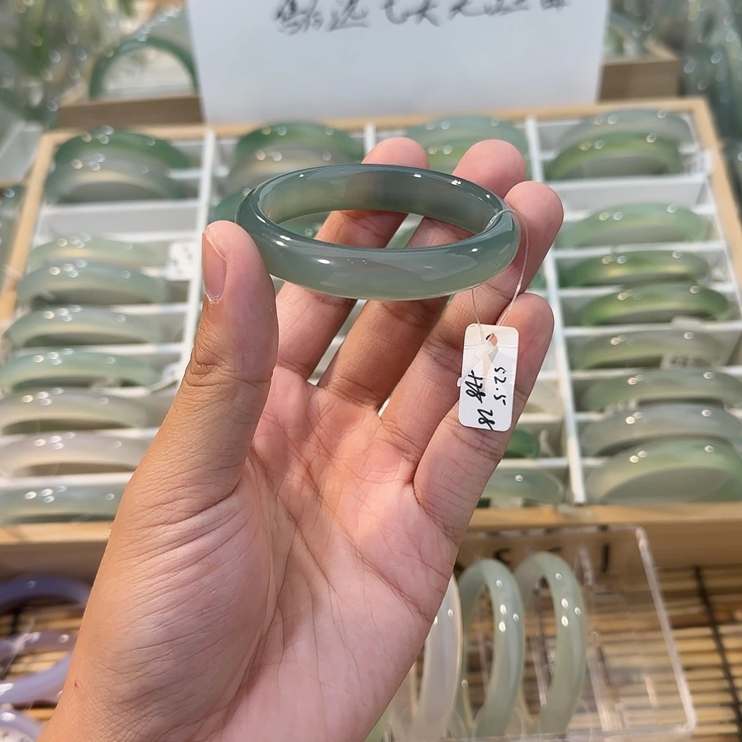 玛瑙/玉髓未镶嵌手镯圈口52,5