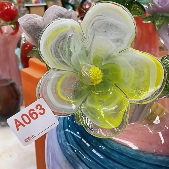 琉璃花瓶高45厘米宽6厘米