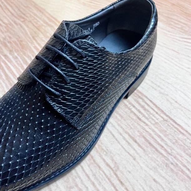 方头拉绳黑色皮鞋