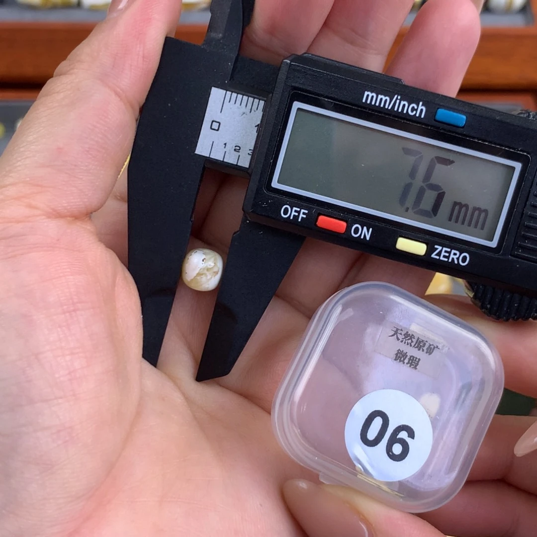 未镶嵌琥珀珠宝奇石机**谈琥珀蜜蜡微瑕