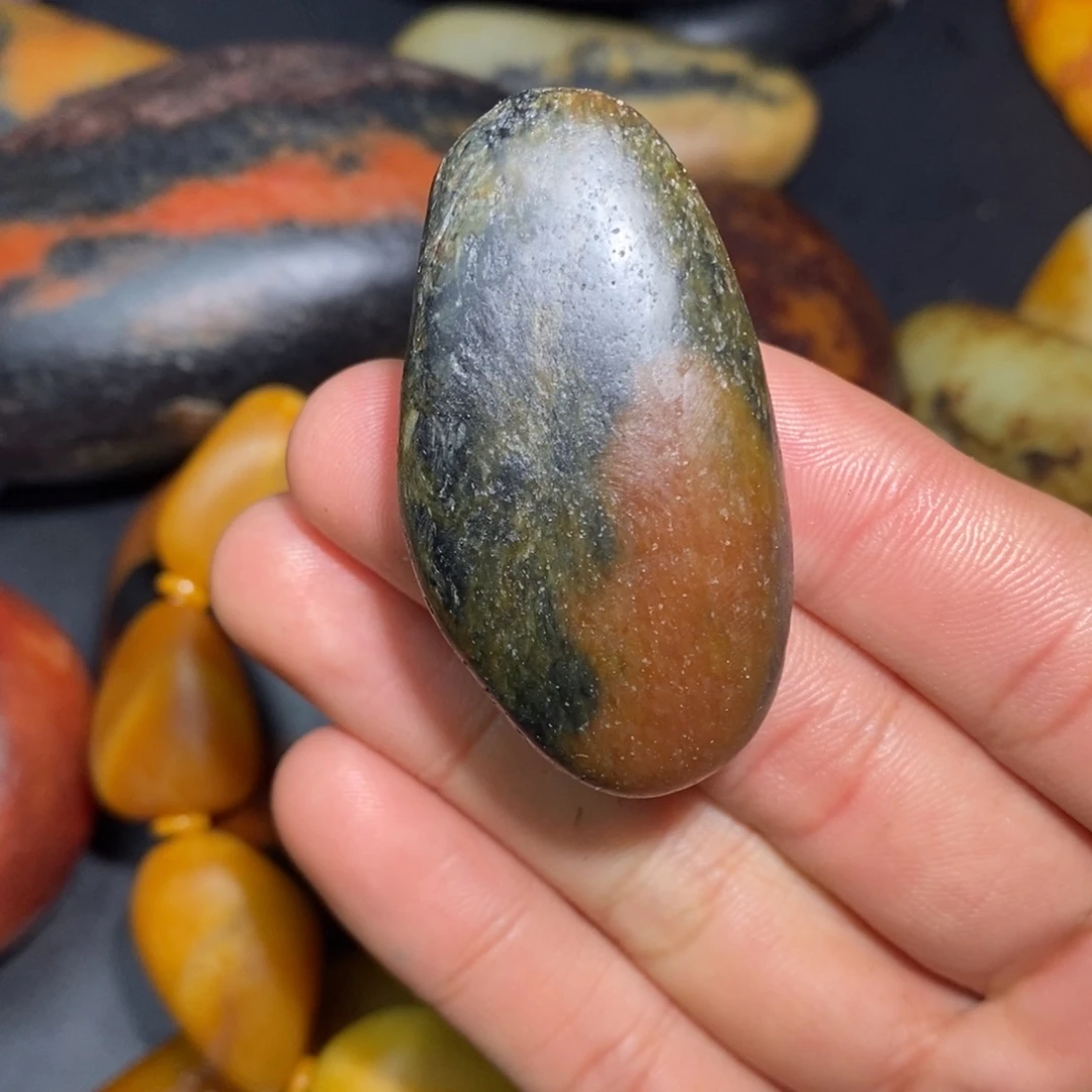 和田玉未镶嵌珠宝奇石