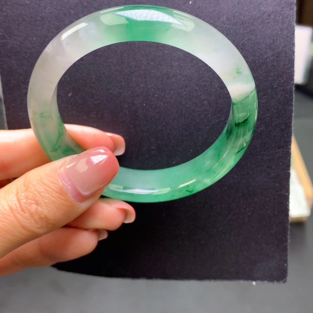 石英质玉（非洲翠）未镶嵌手镯