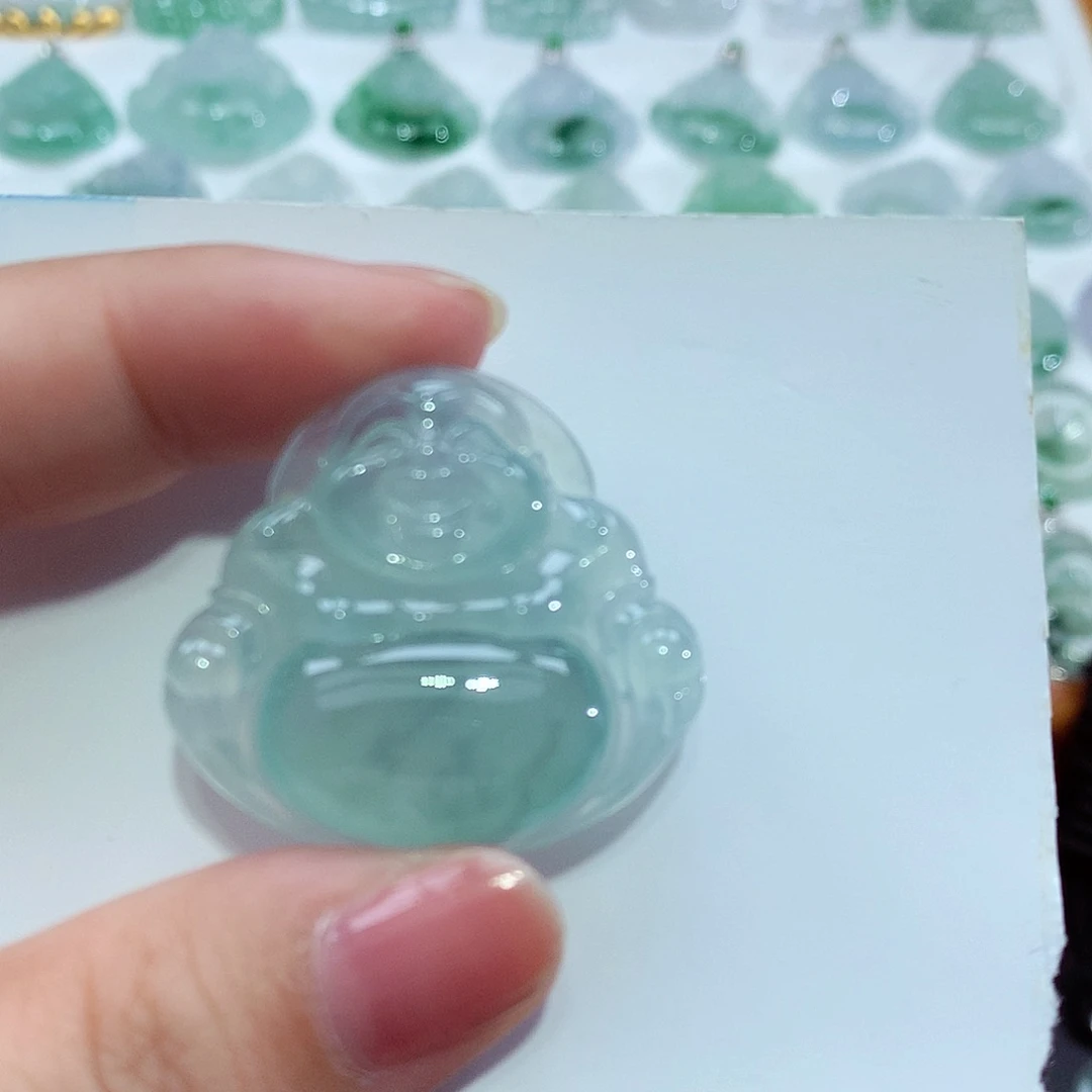 翡翠未镶嵌颈饰佛