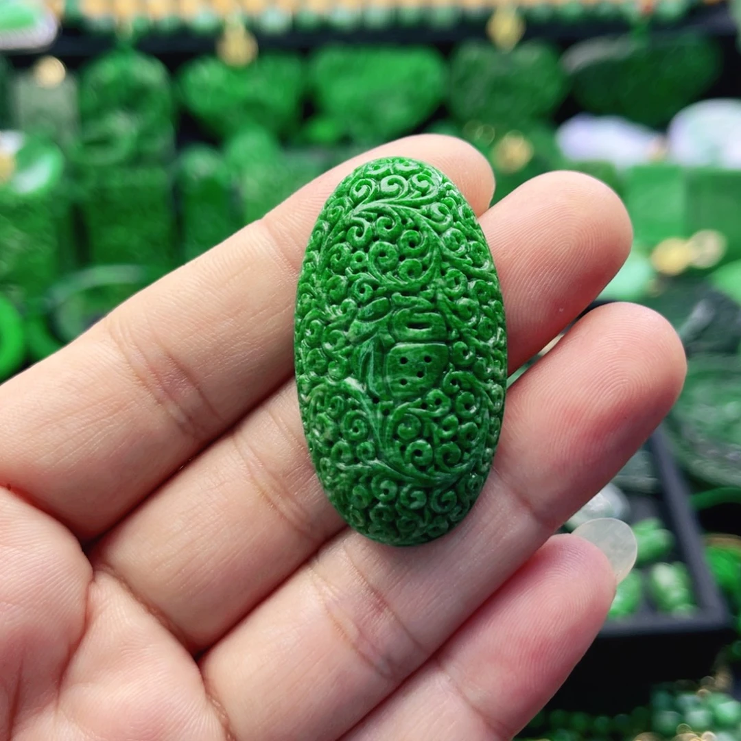 只买单纯的吊坠，没带链子，属的性质。吊坠