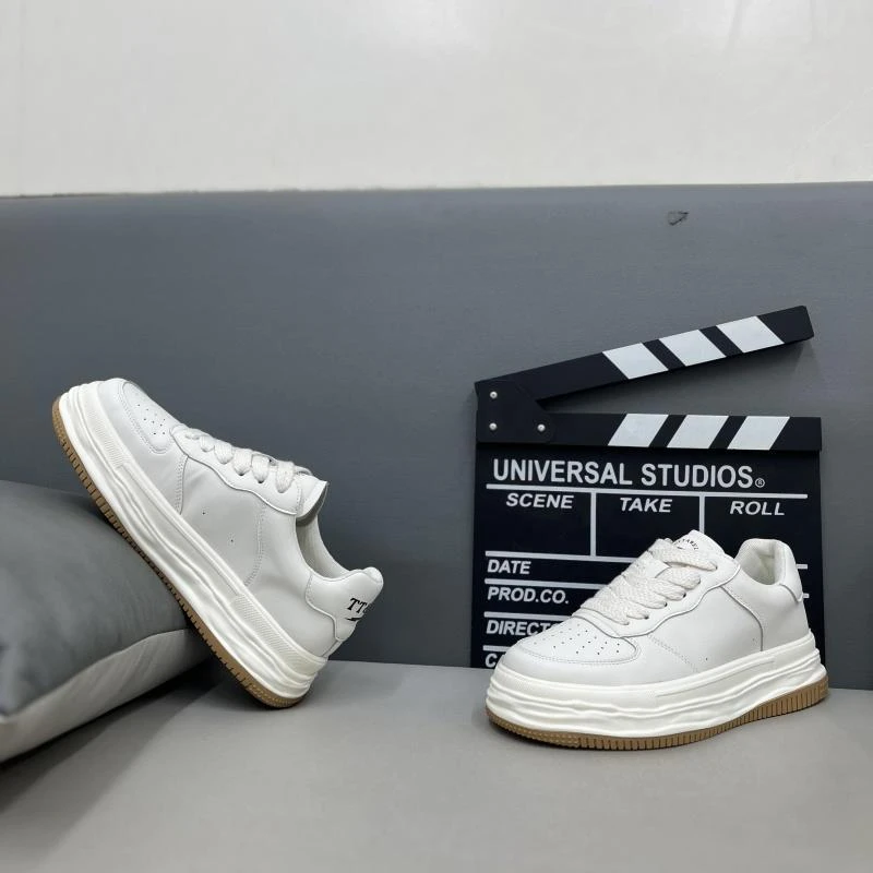 玛古芭潮流新款板鞋男款轻奢时尚简约舒适透气厚底增高休闲小白鞋