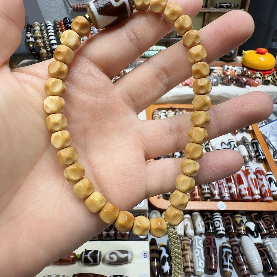 C***h玛瑙/玉髓颈饰未镶嵌