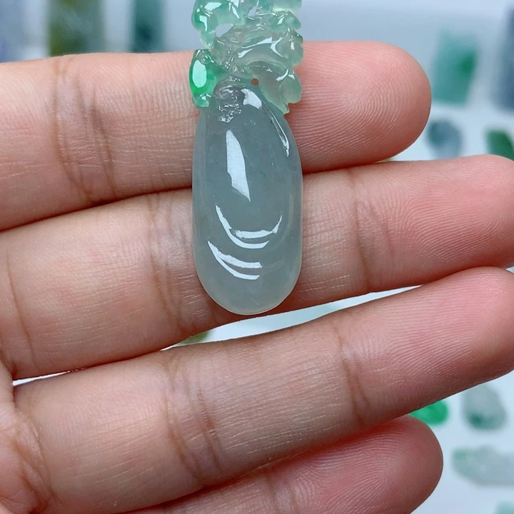 吊坠(不含链)未镶嵌翡翠