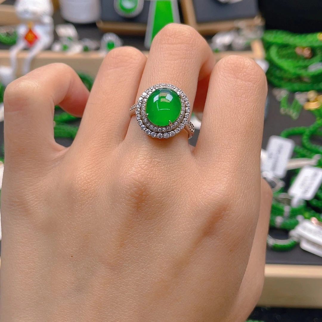 翡翠颈饰银S925镶嵌蛋面戒指