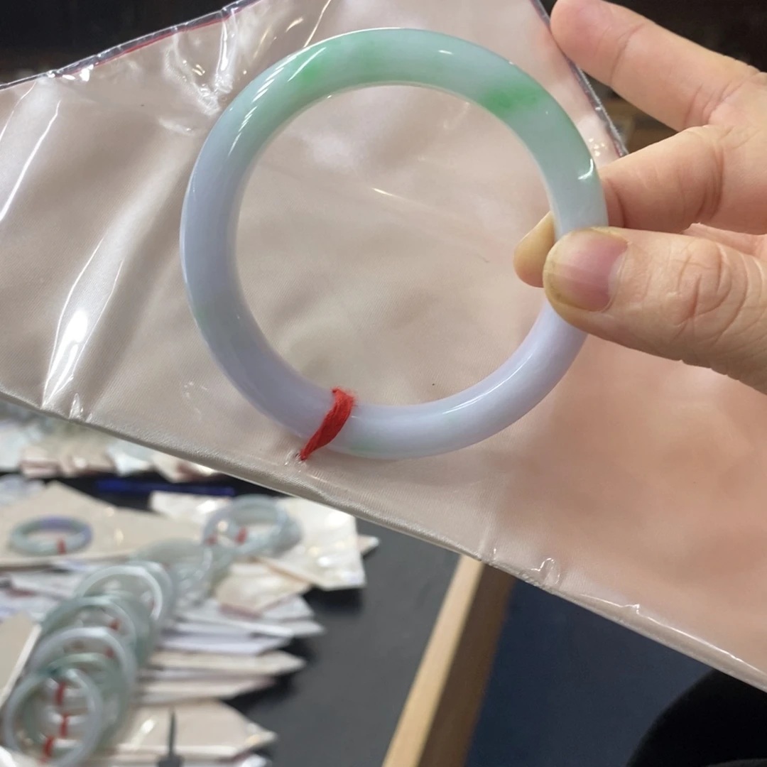 焦***翡翠未镶嵌手镯翡翠