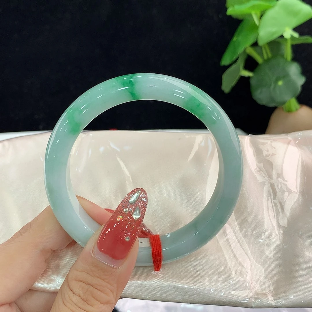 安***好翡翠手镯未镶嵌正57
