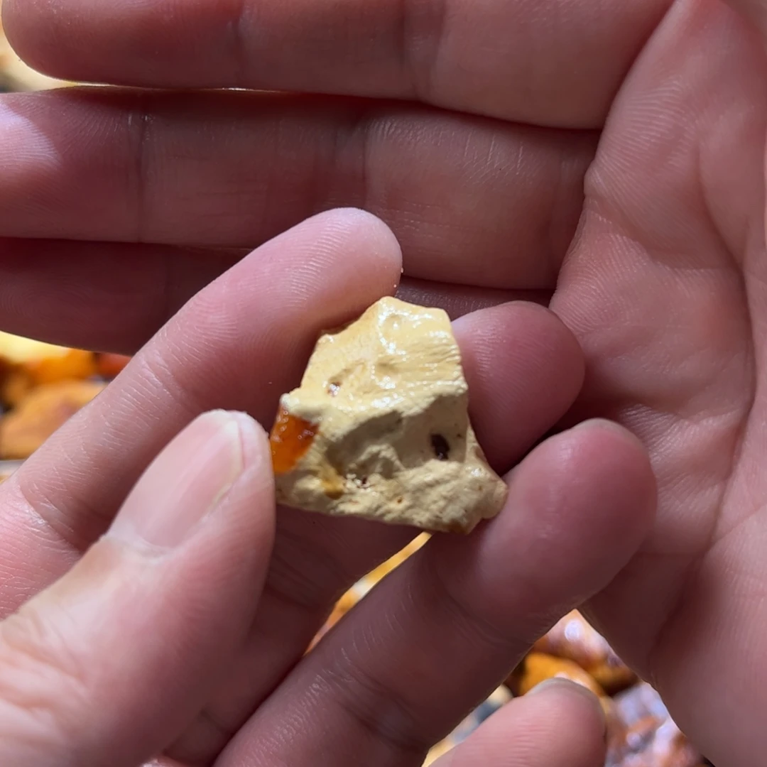 定制琥珀未镶嵌蜜蜡