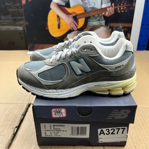 A3277 NEW BALANCE M2002RNA 38码运动鞋直播微瑕疵 无售后