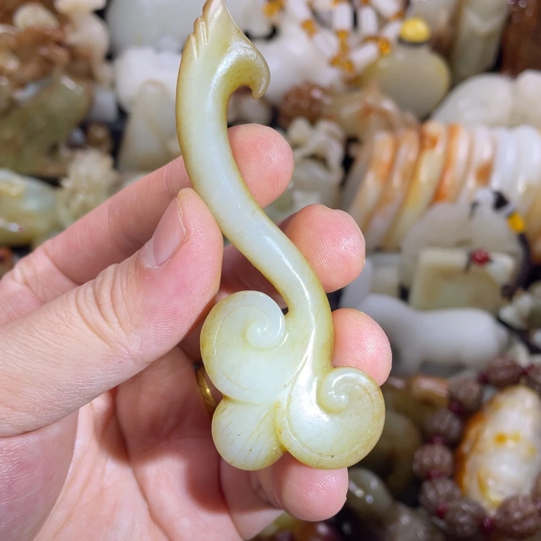 和田玉未镶嵌把件