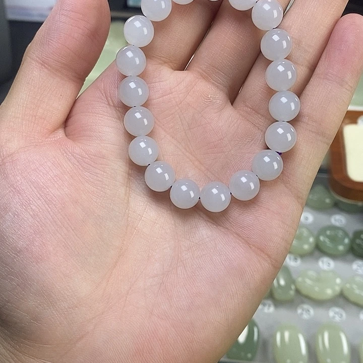 我***柚和田玉未镶嵌颈饰